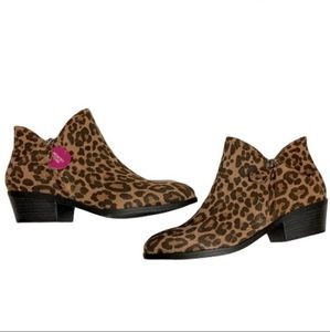 SO Women's Brown Faux Sude Leopard Print Ankle Boots Size 7 MED